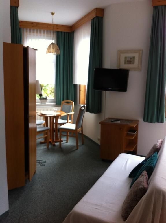 Pension Tannenrausch Friedrichroda Room photo