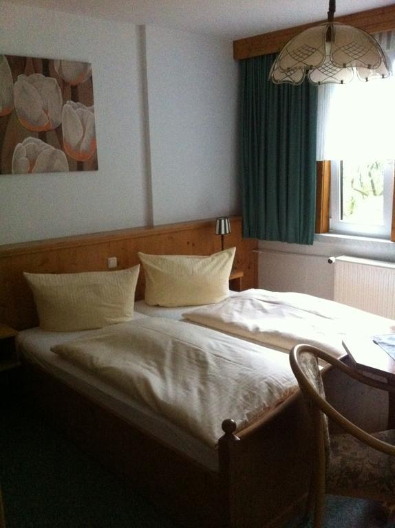 Pension Tannenrausch Friedrichroda Room photo
